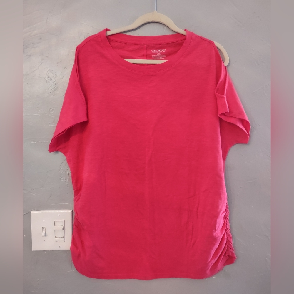 Lane Bryant shirt  women 14/16 , good condition , cotton, perfect for day day.